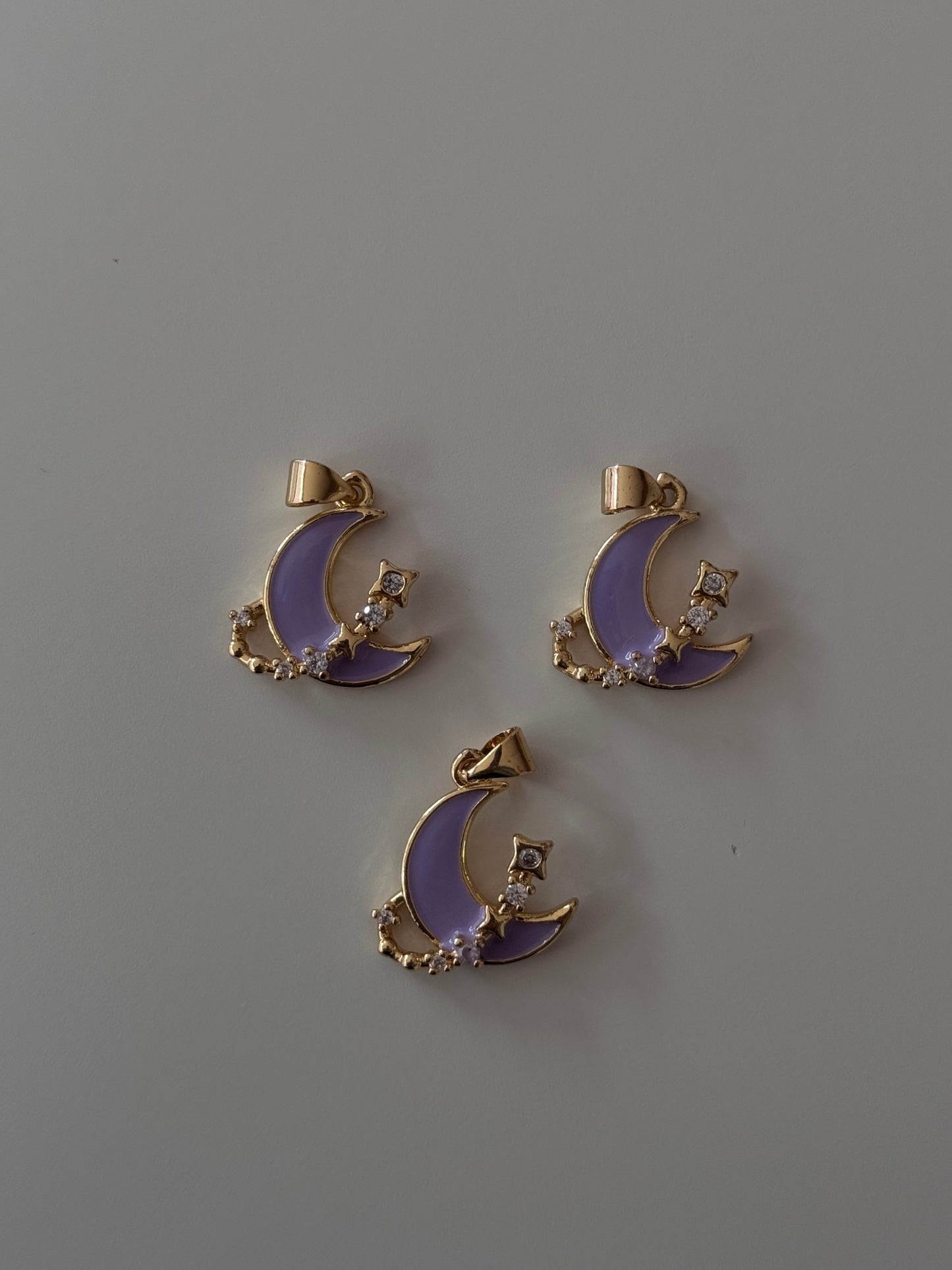 DIJE LUNA MORADA
