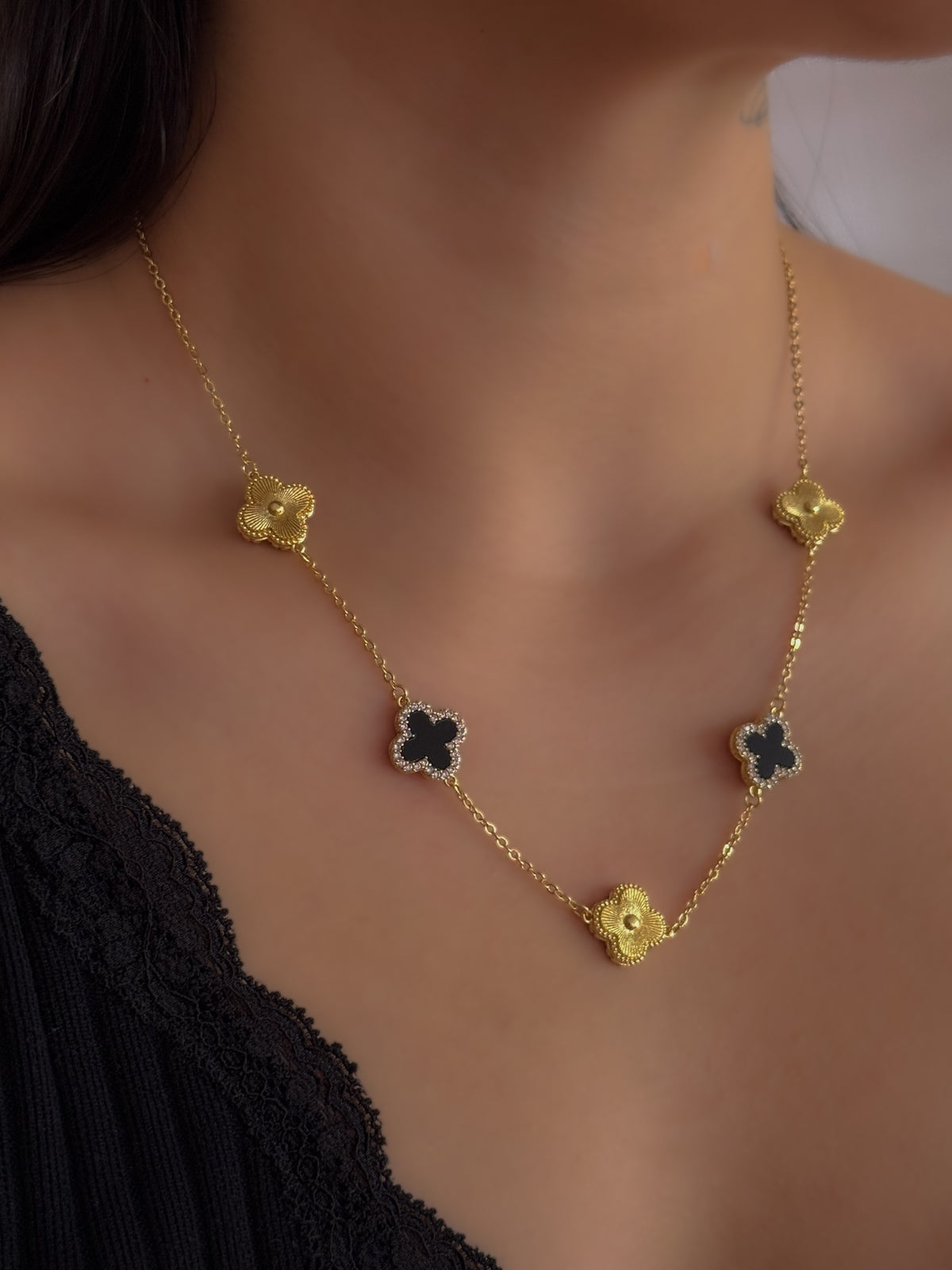 COLLAR CARLY