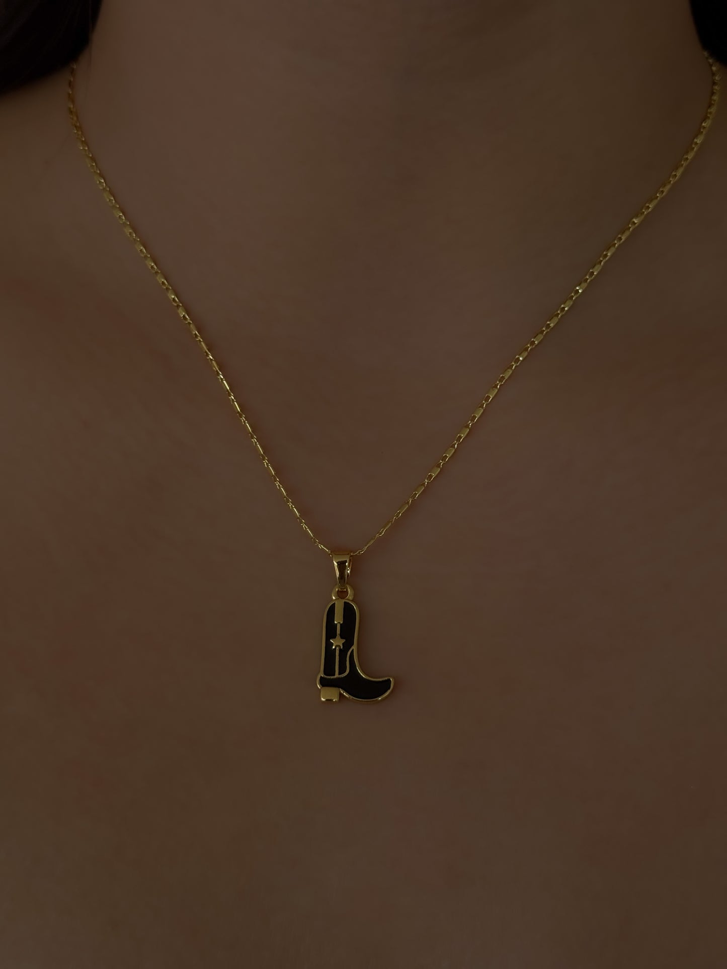 COLLAR BOOT