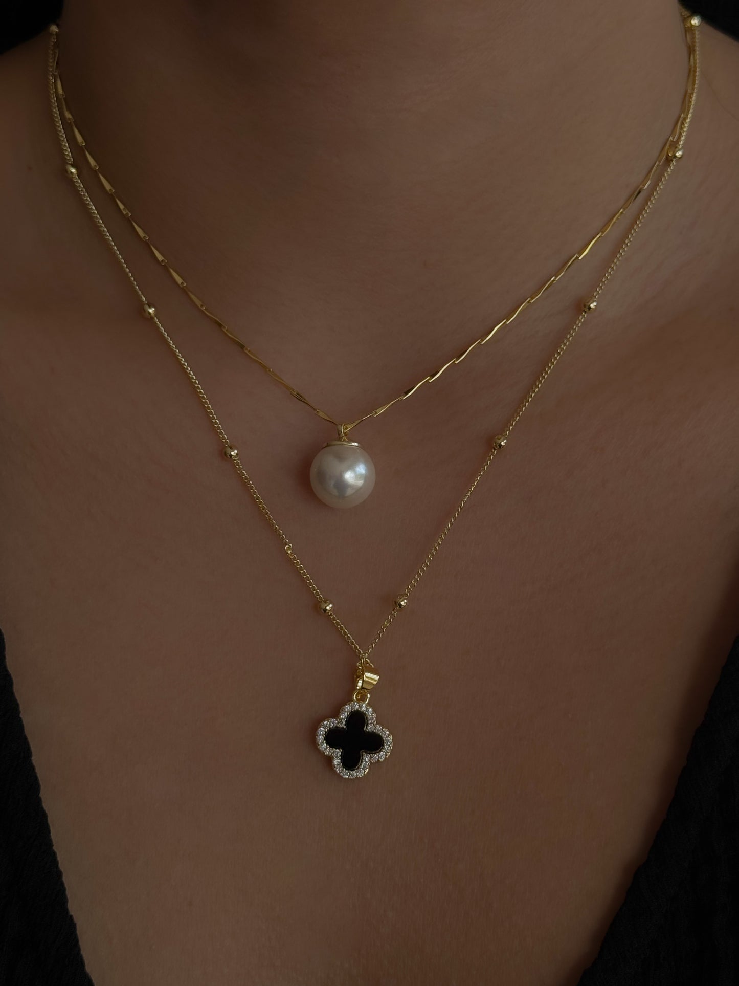 COLLAR ELVIRA (trébol botono)