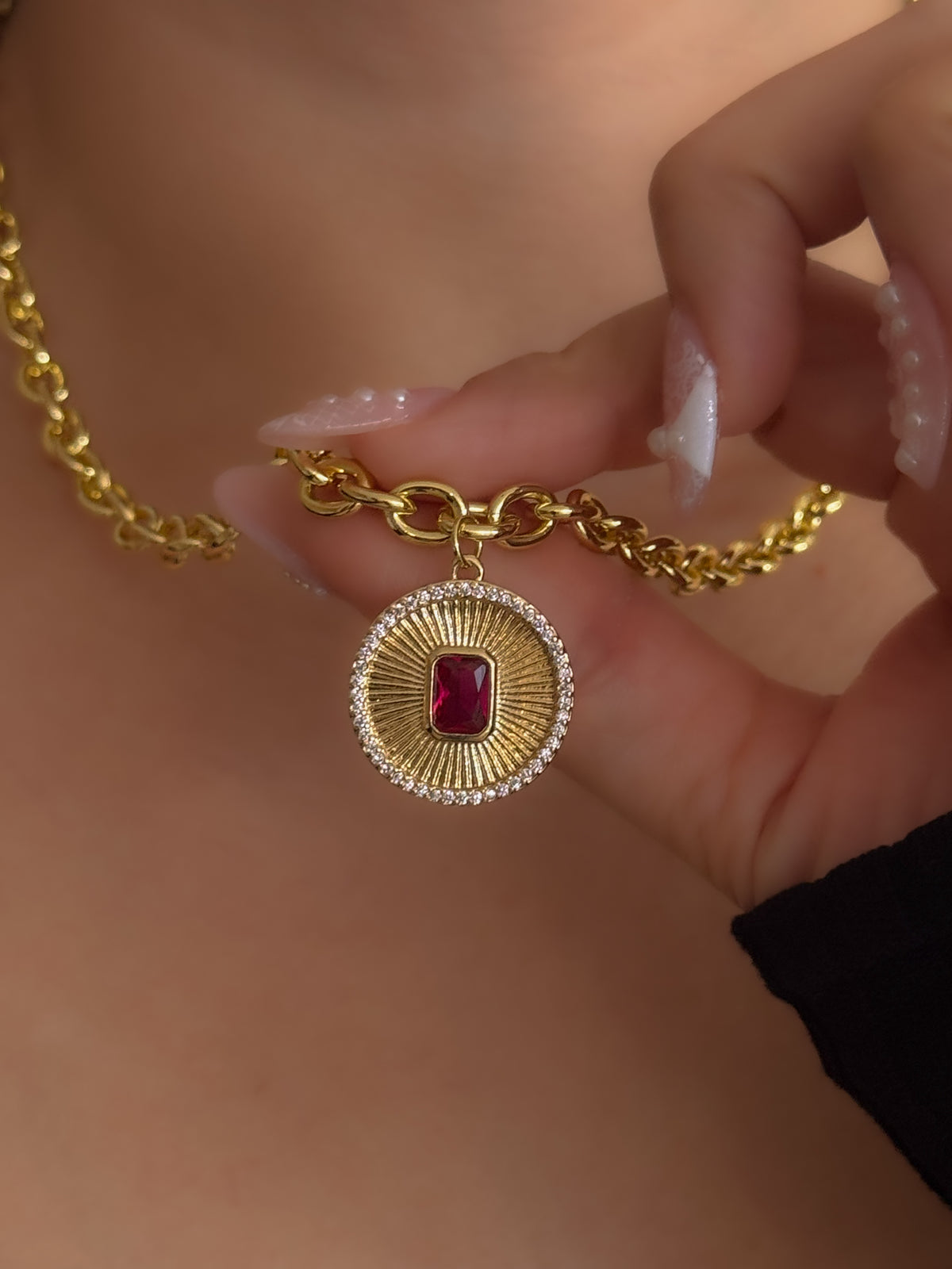 COLLAR ESCARLATA