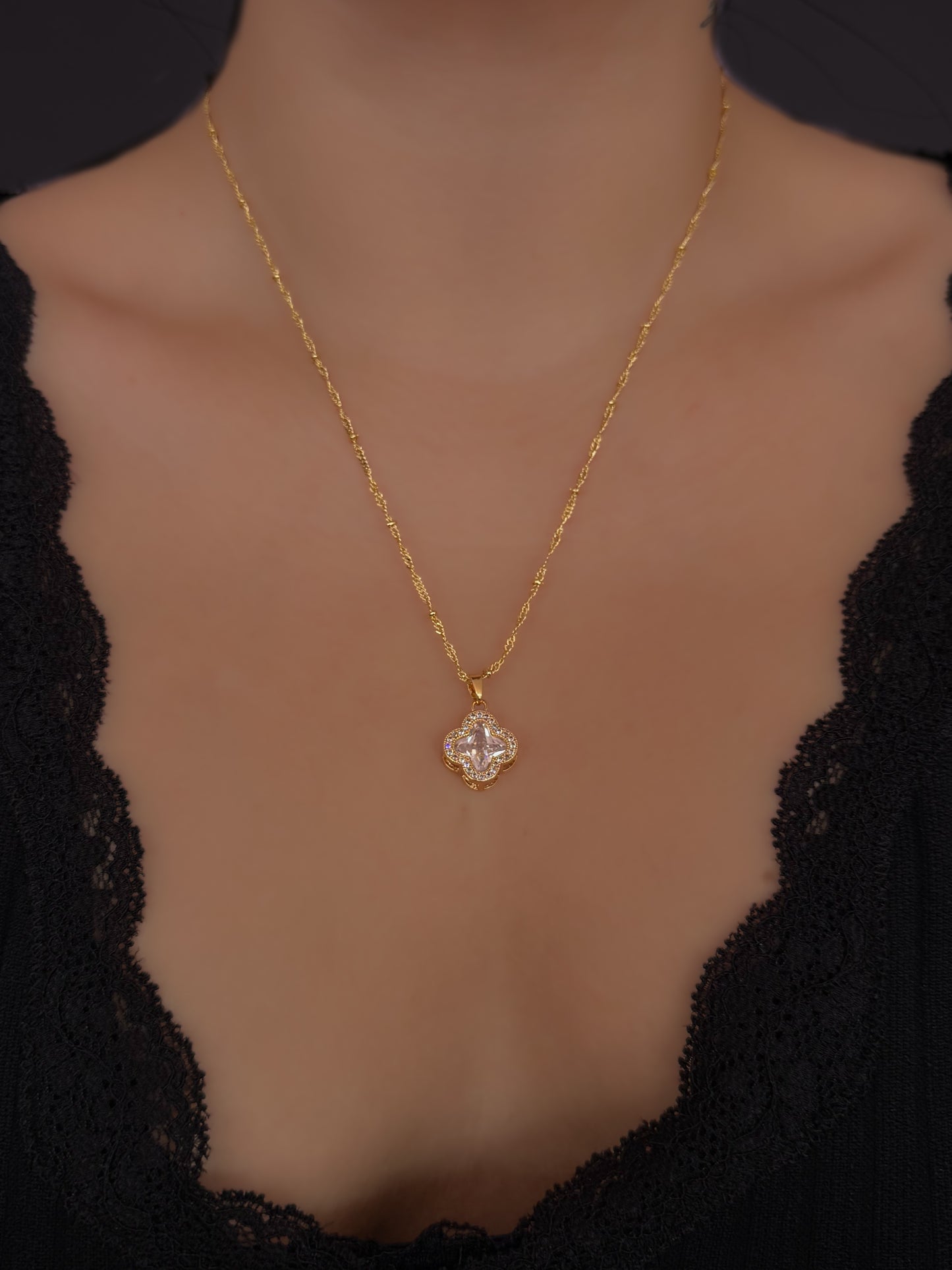 COLLAR CAYETANA