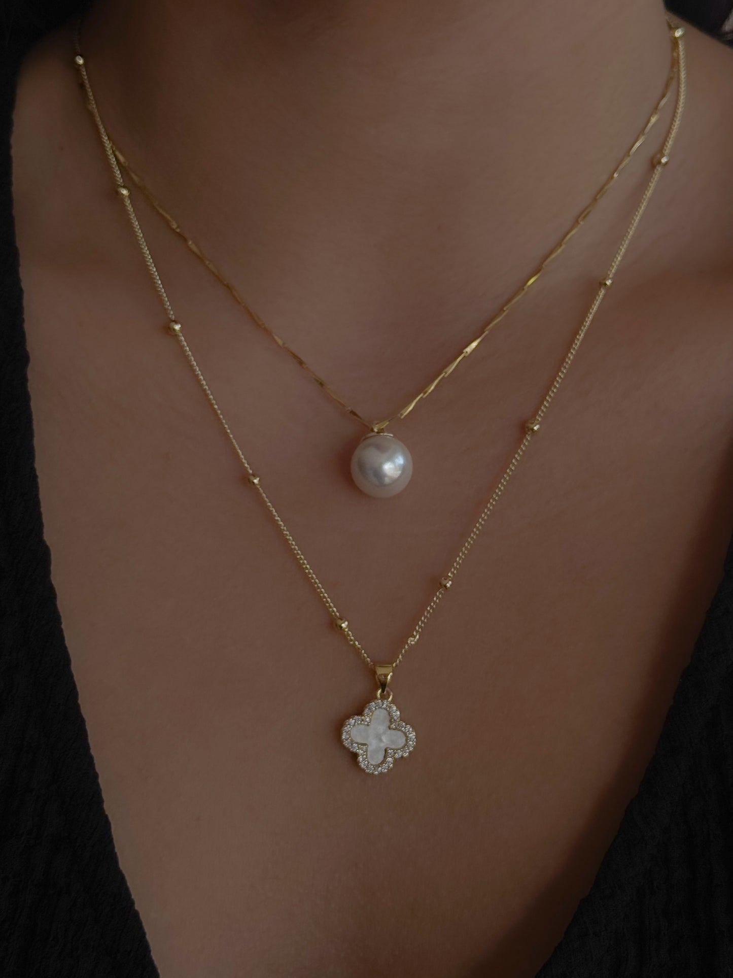 COLLAR ELVIRA (trébol botono)