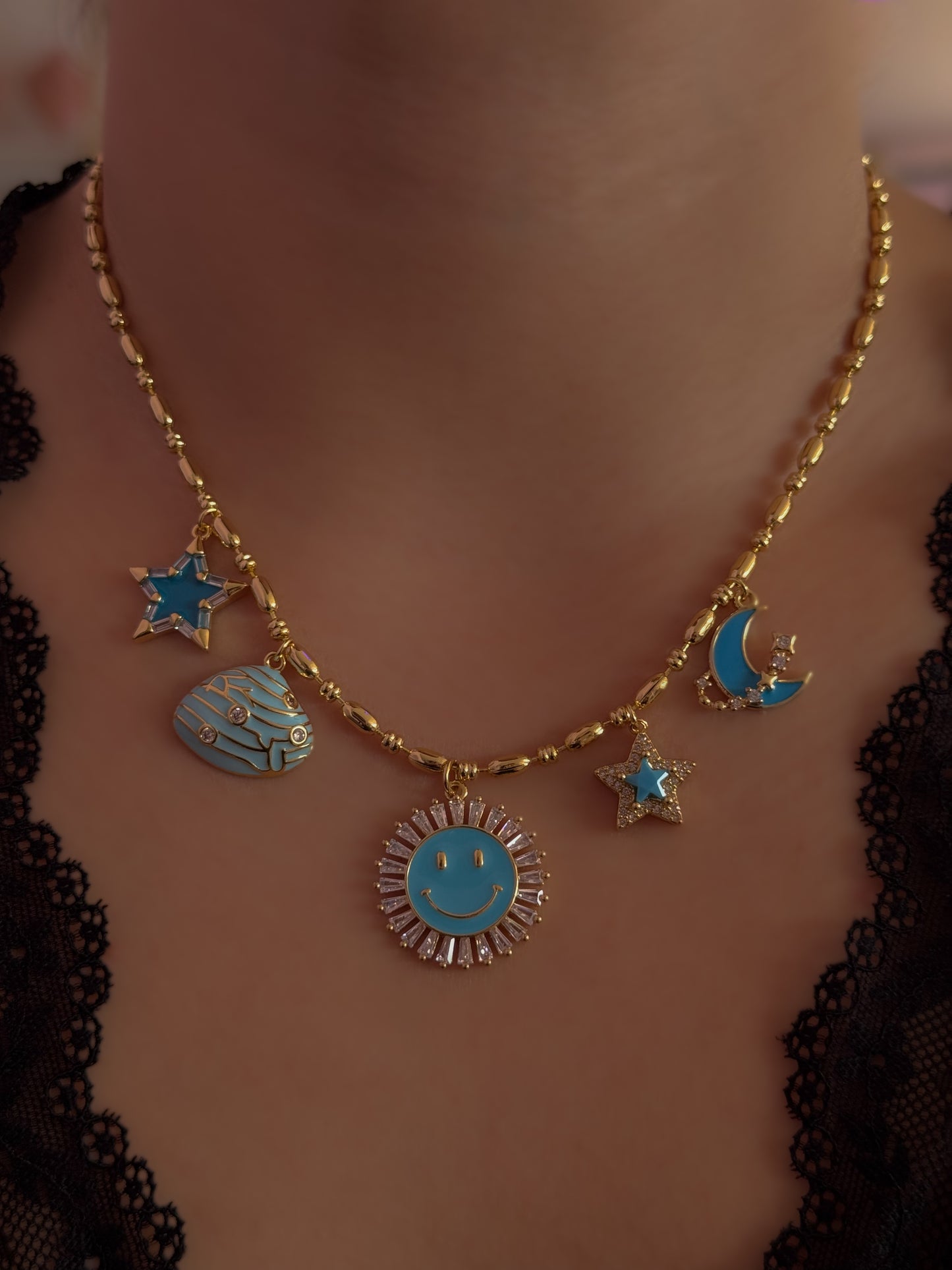 COLLAR SPACE