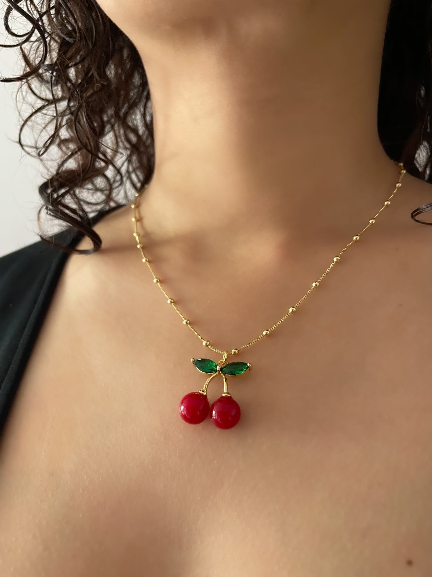 Collar cherry lady