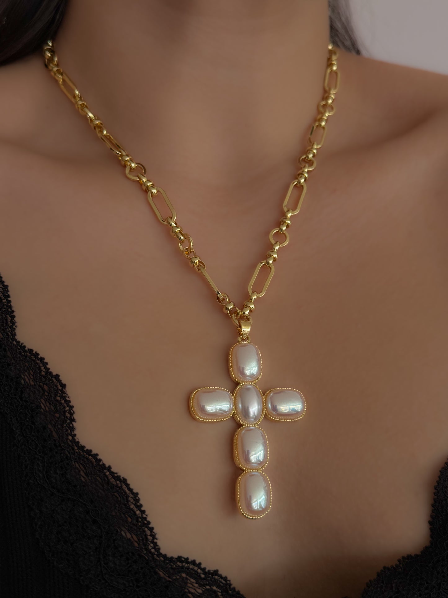 COLLAR REVELATION