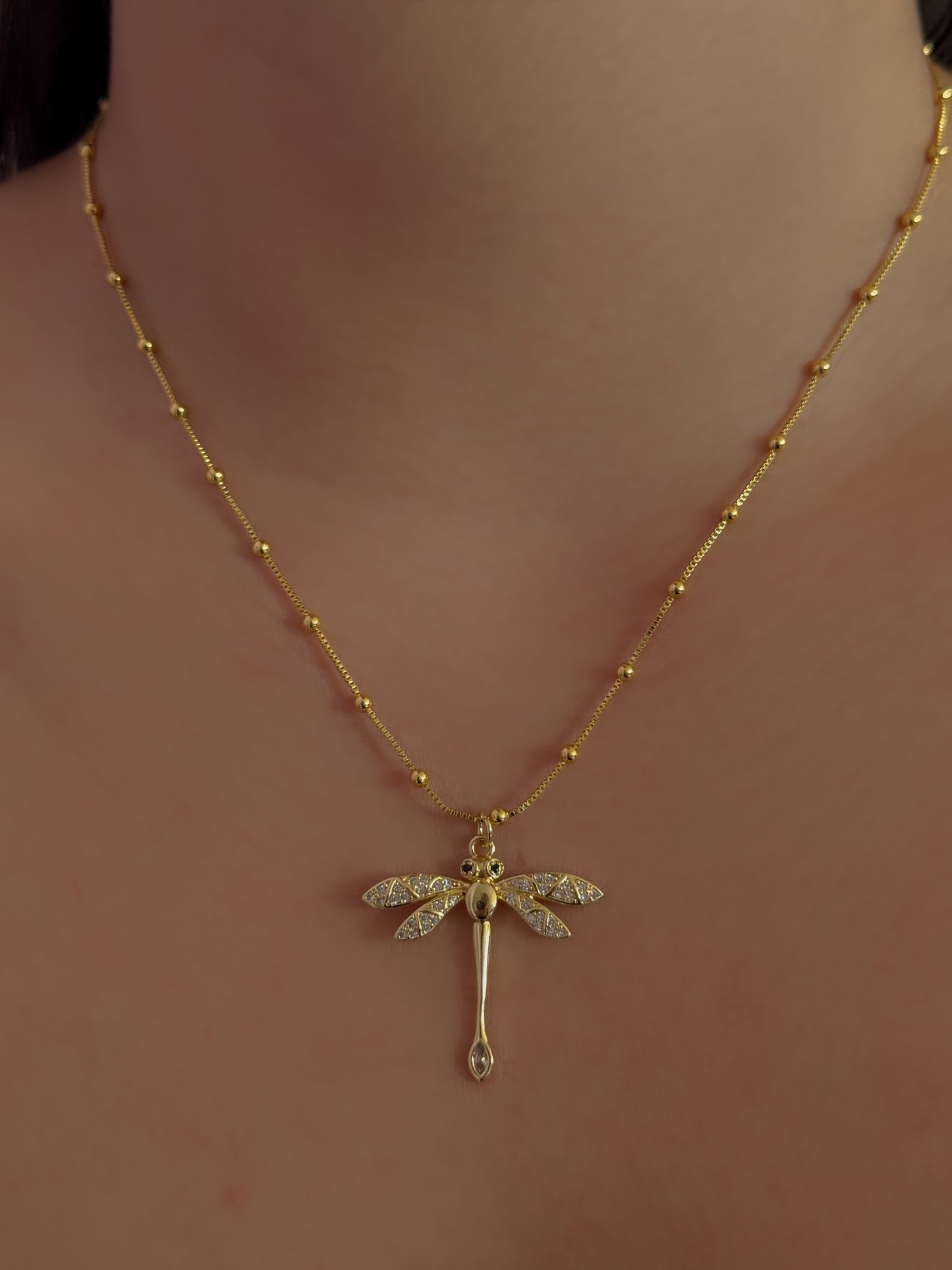 COLLAR FLY