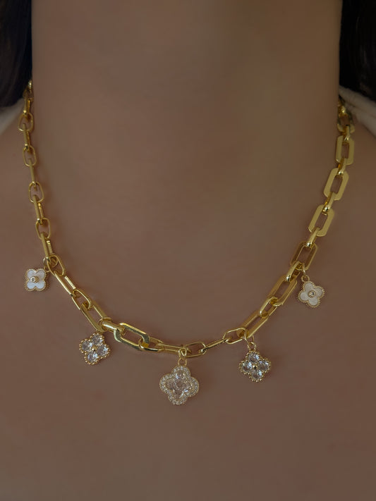 COLLAR BELLA