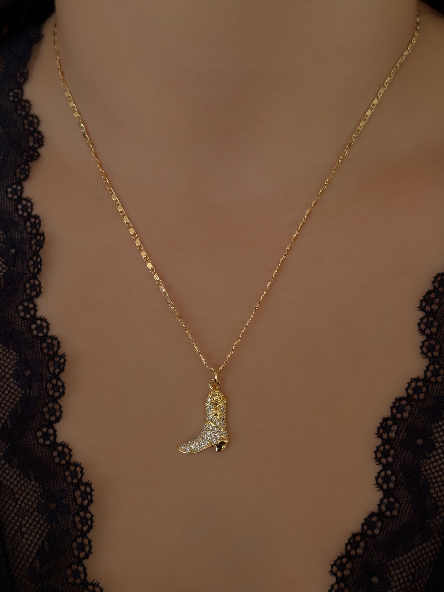 COLLAR BOTA