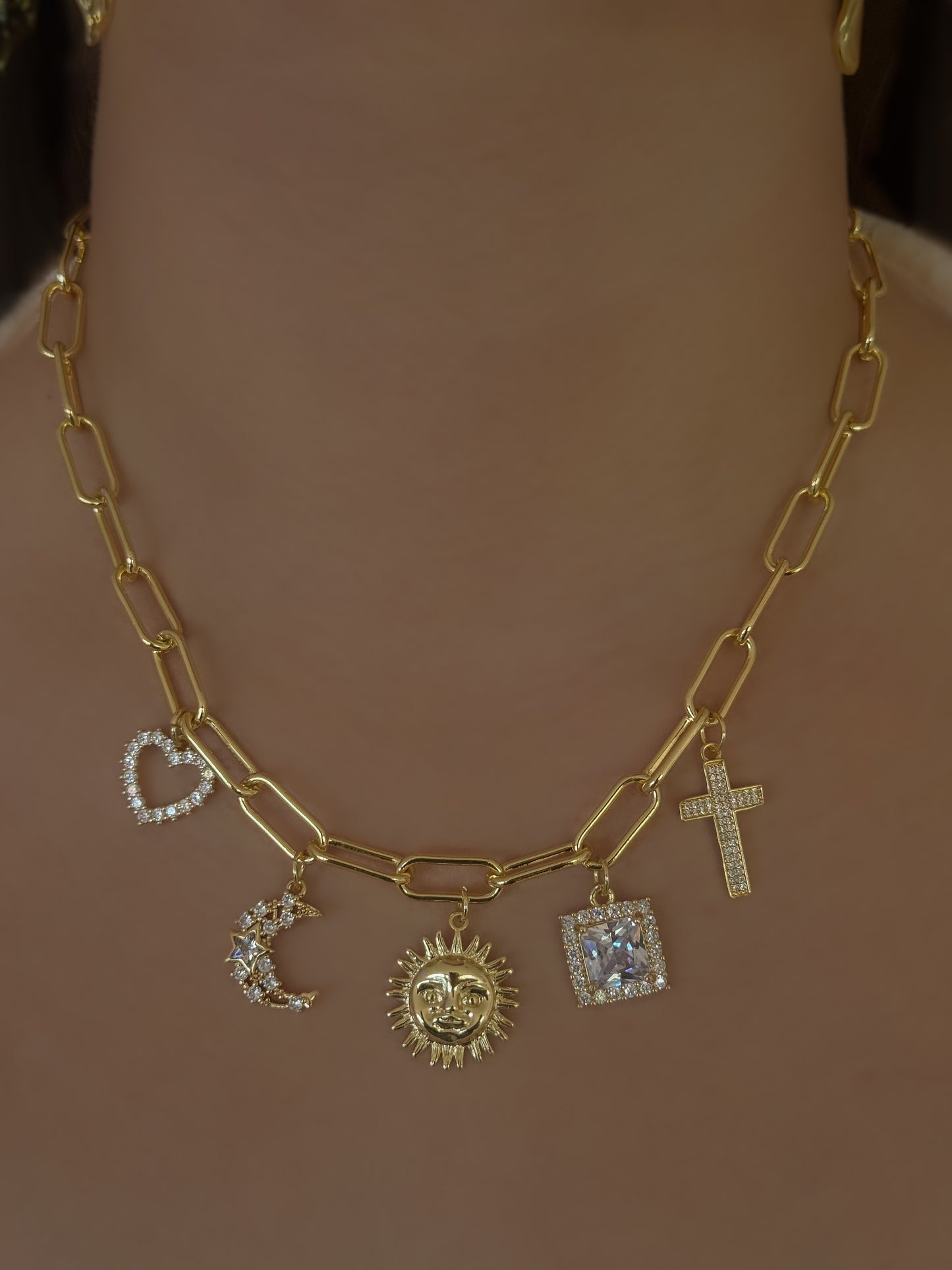 COLLAR LEVANA